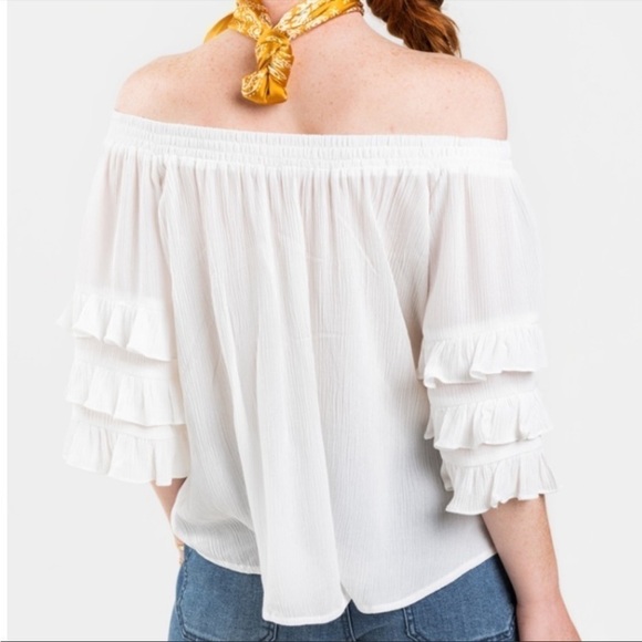 • Francesca’s • Mi Ami Ashtin Off The Shoulder Tiered Blouse - Picture 2 of 12